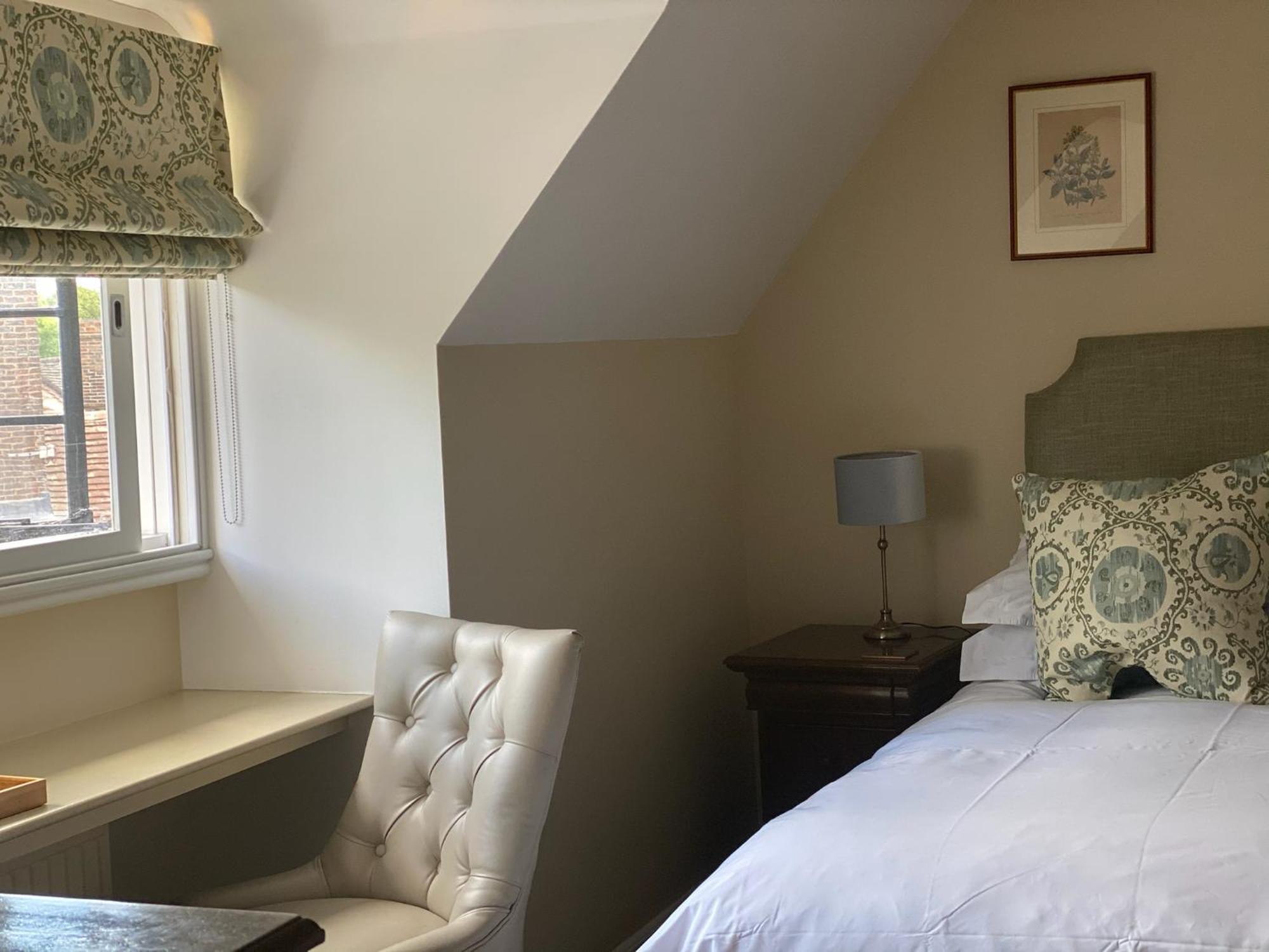 The Crown Inn チディングフォールド 部屋 写真